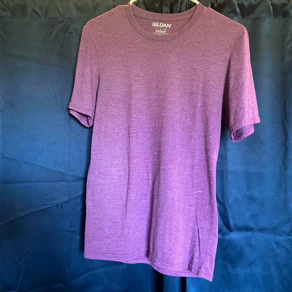 Size S Gildan T-Shirt